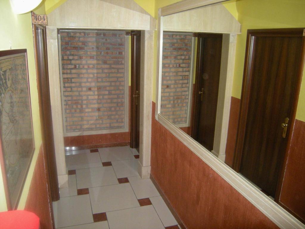 Hotel Mari 2 2*